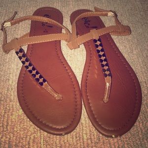 s•a•n•d•a•l•s